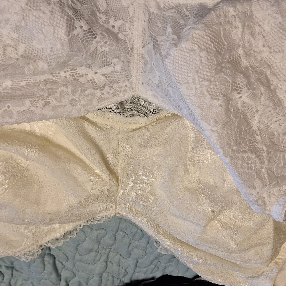 2 bralettes NEW
